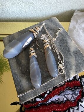 Brighton Neptunes Rings Agate Teardrop Necklace and Earring Set